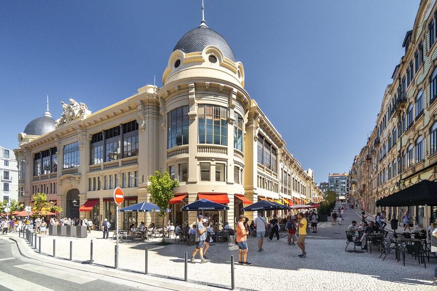 Chef Led Porto Market Tour & Portuguese Tapas Class + Wine - Coffee, nata, and the walk to the kitchen