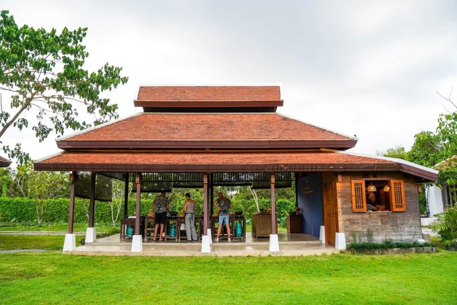 Chiang Mai: Authentic Cooking Class with Market & Farm Visit - The market visit gives you a useful start