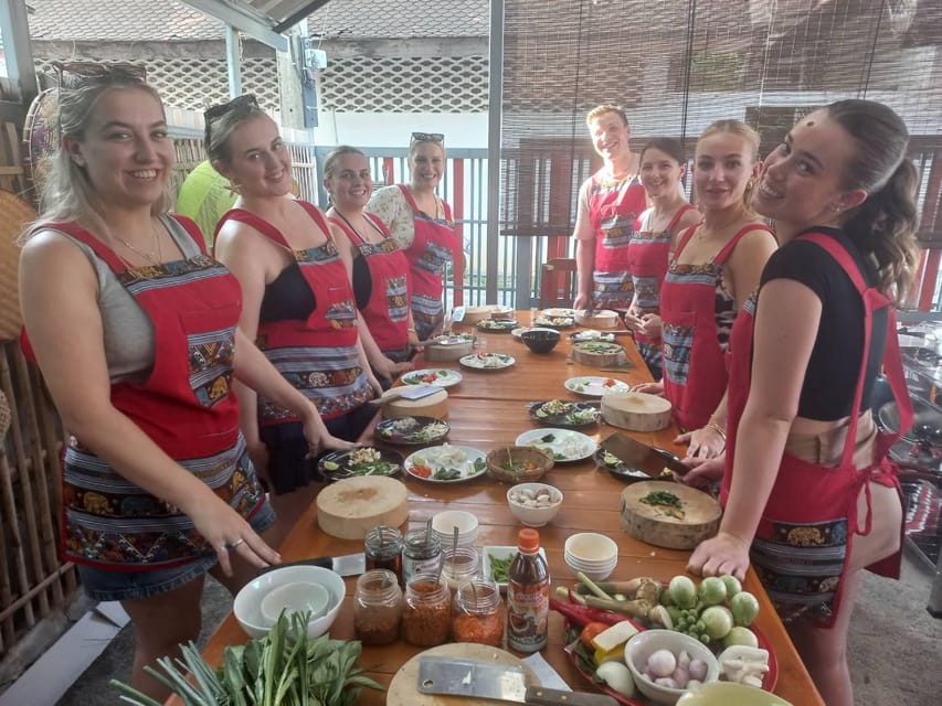 Chiang Mai: Cooking Class with Market and Pickup - Choosing soups, stir-fries, and curries