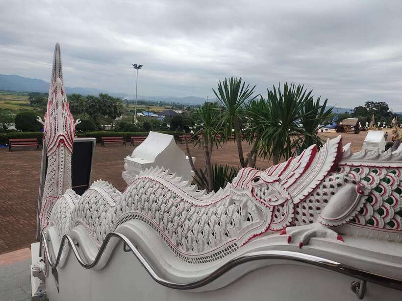 Chiang Mai: Elephants, Sticky Waterfalls, Market and Temple - Wat Ban Den, a colorful Lanna temple