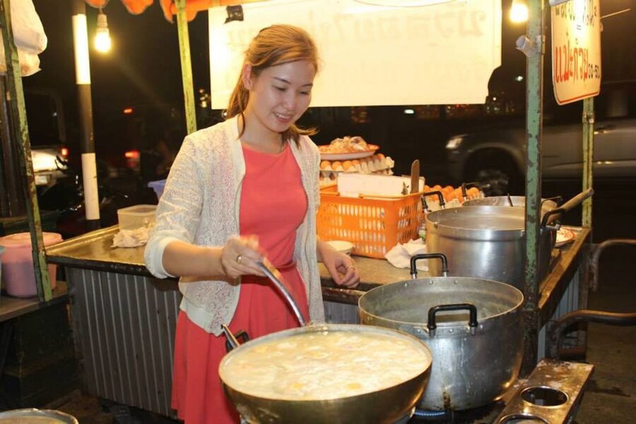 Chiang Mai: Evening Local Street Food Market Tour - The first market: noodles and Northern Thai flavors