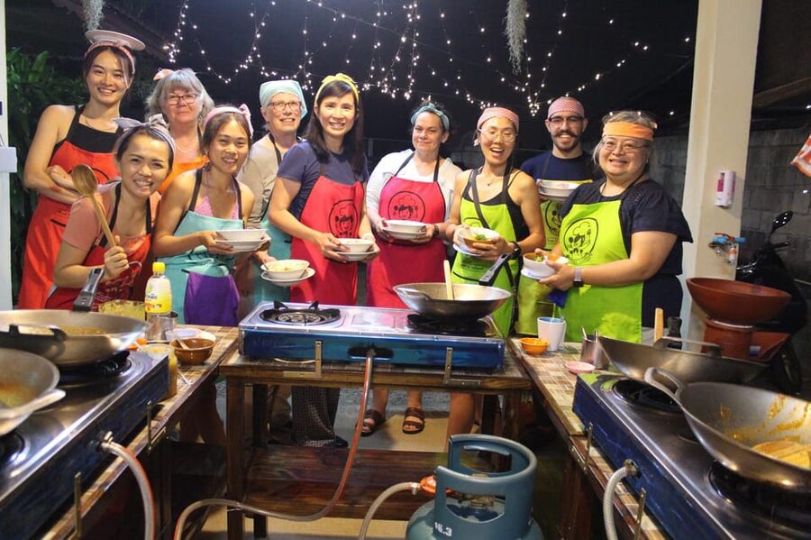 Chiang Mai: Half Day Evening Cooking Class with Market Tour - Sky, Noodle, and the teaching style
