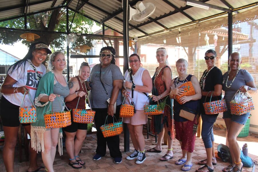 Chiang Mai: Half Day Morning Cooking Class with Market Tour - Making curry paste the traditional way