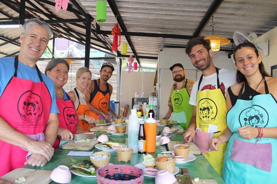 Chiang Mai: Half Day Morning Cooking Class with Market Tour - Taking the recipes home