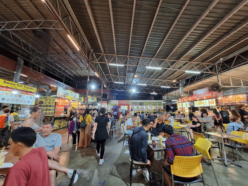 Chiang Mai: Kalare Night Bazaar Boxing Stadium Muay Thai - Finding the stadium inside the Night Bazaar