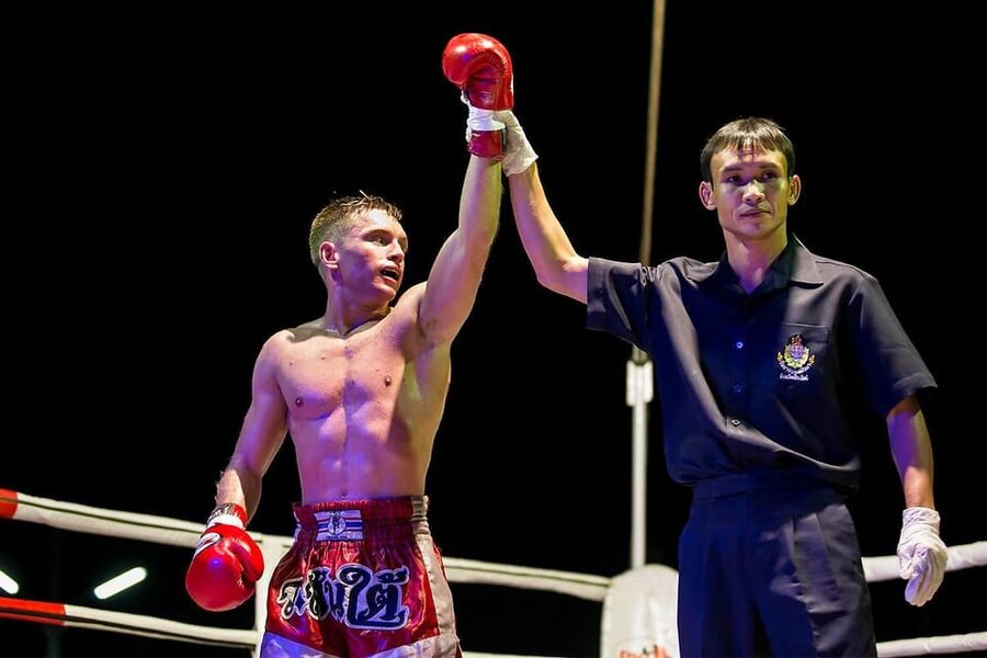 Chiang Mai: Kalare Night Bazaar Boxing Stadium Muay Thai - Food, drinks, and the late-night schedule
