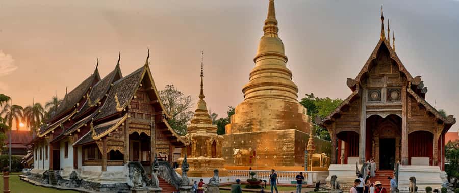 Chiang Mai Light: Tuk Tuk Night Tour with Temples & Markets - Wat Phra Singh and Chiang Mai’s religious character