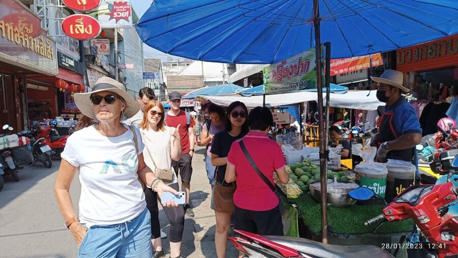 Chiang Mai: Local Food and Markets Guided Walking Tour - Warorot Market is the main food lesson