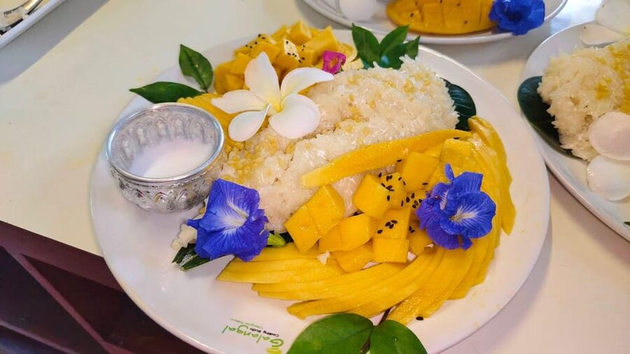 Chiang Mai: Morning Cooking Class with Market Visit - Choosing your six-dish menu