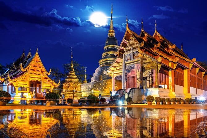 Chiang Mai Temples and Market Tuk Tuk Night Tour - A tuk-tuk introduction to Chiang Mai after dark