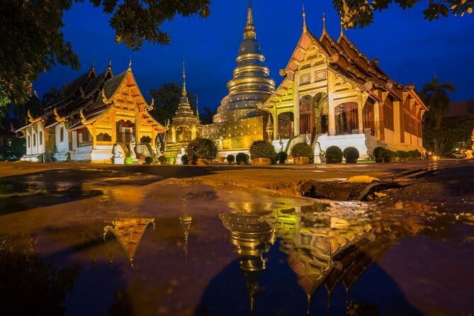 Chiang Mai Temples and Market Tuk Tuk Night Tour - Wat Phan Tao and the old wooden setting