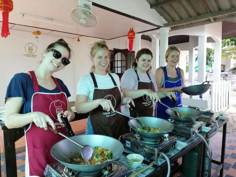 Chiang Mai: Thai Cooking and Market Tour with Lanna Smile - Key points to know before booking