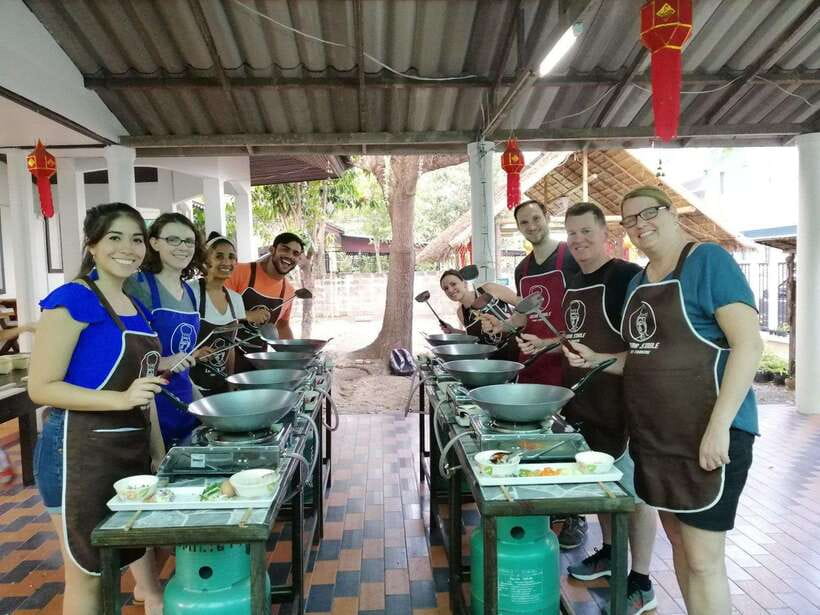 Chiang Mai: Thai Cooking and Market Tour with Lanna Smile - Why this class works so well for curious eaters