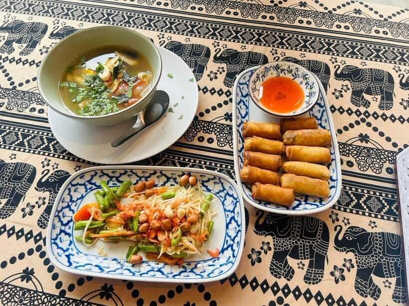 Chiang Mai: Traditional Thai Cooking Class with Market Tour - Eating what you prepared