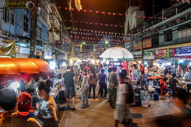 Chiang Rai Food & Night Market Walking Tour with Local Host - Chiang Rai Night Bazaar: the evening’s real center