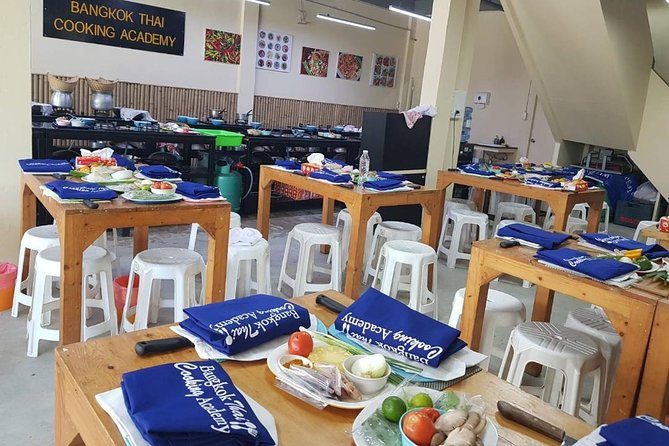 Choose 5 Dishes: Half-Day Cooking Class in Sukhumvit with Market Tour - Soup, salad, noodles, and stir-fry