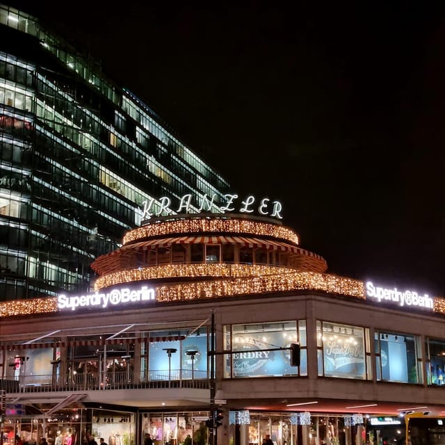 Christmas market lights tour bus through Berlin, free mulled wine (2.5 hours) - Why this bus tour works well in Berlin at Christmas