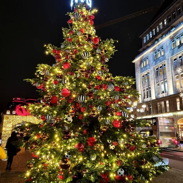 Christmas market lights tour bus through Berlin, free mulled wine (2.5 hours) - Potsdamer Platz and the winter ride