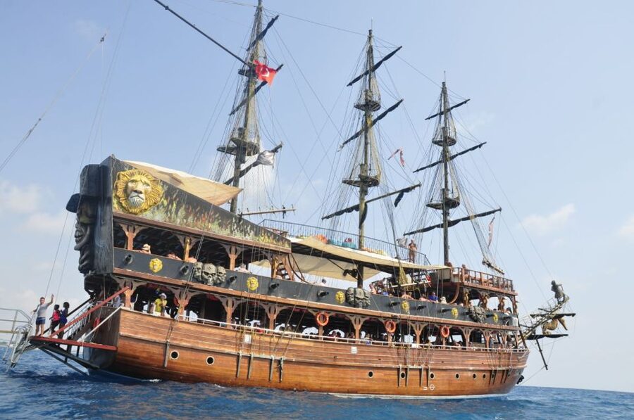 City of Side: Manavgat River Boat Lunch Cruise & Bazaar Tour - Who Will Enjoy This Day Most?
