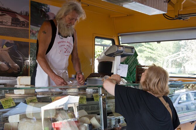 Como Food Tour and the Farmers Market - A farmers market with direct-to-customer food