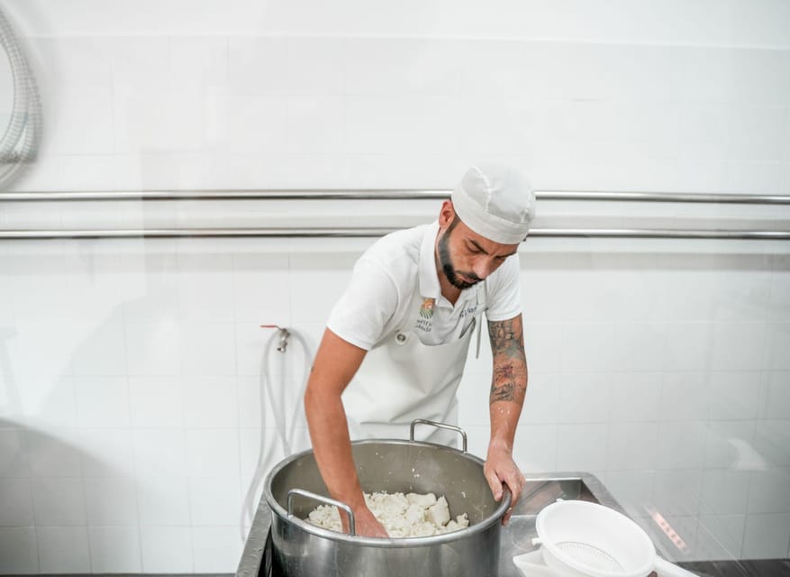 Cook with Mimma: Optional Market Tour & Puglian Flavors - Why the small group matters