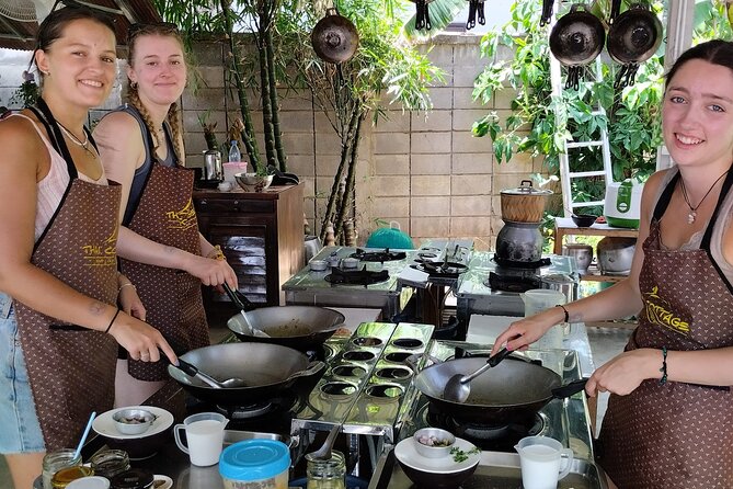 Cooking class in organic garden and local market tour ThaiCottage - From Chiang Mai hotel pickup to the local market