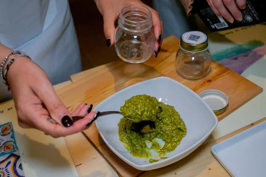 Cooking class, visit to the Catania market and light lunch - How the small group changes the experience