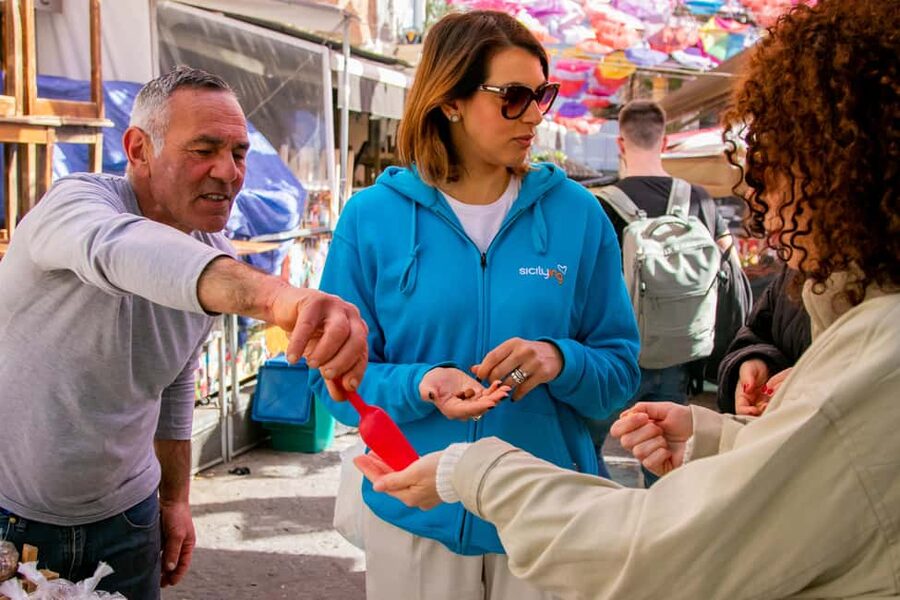 Cooking class, visit to the Catania market and light lunch - Who should book this cooking class?