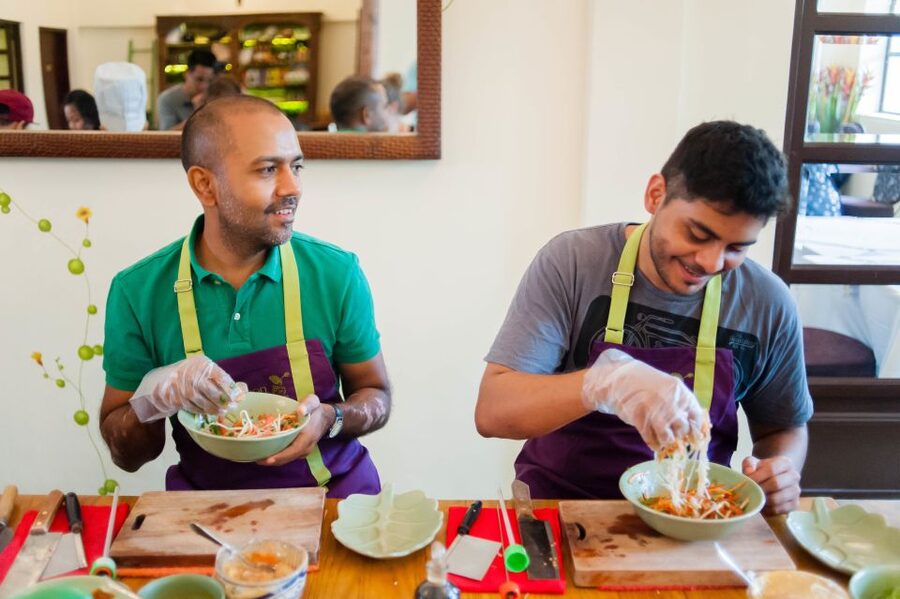 Cooking Class with Ben Thanh Market visit - Timing, meeting details, and cancellation