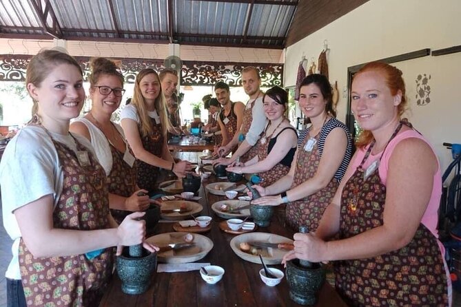 Cooking Evening Class Chiang Mai Visit Organic Garden and Market - The instructors make the difference
