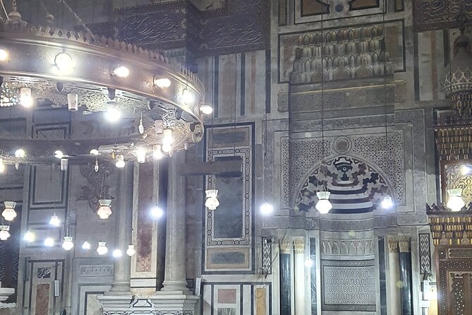 Coptic Cairo, Mosques , sailing on Nile and Bazaar Private Tour with Lunch - A short walk along Moez Street