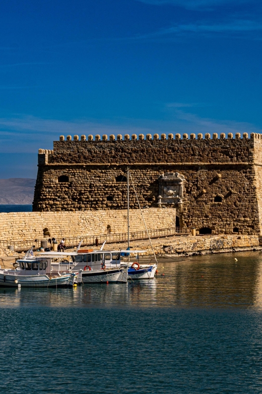 Crete: Day Tour to Heraklion City, Market & CRETAquarium - Heraklion’s outdoor market and local shopping