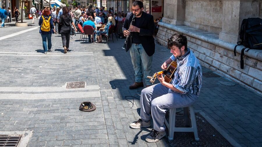 Crete: Day Tour to Heraklion City, Market & CRETAquarium - The coach ride from your resort