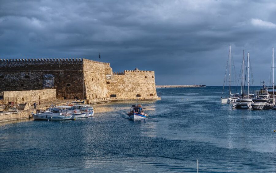 Crete: Heraklion Center, Local Market and Creta Aquarium - Koules Fortress and the harbor walls
