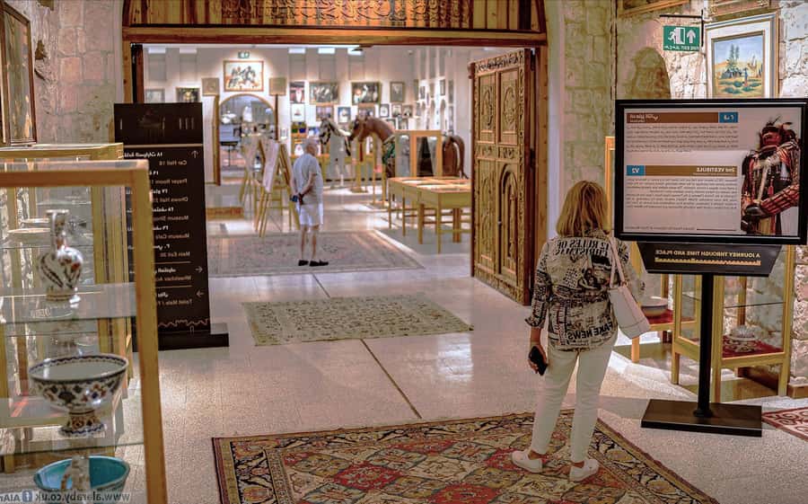 Cultural Tour: Sheikh Faisal Museum & Souq Waqif with Meal - What to wear and bring