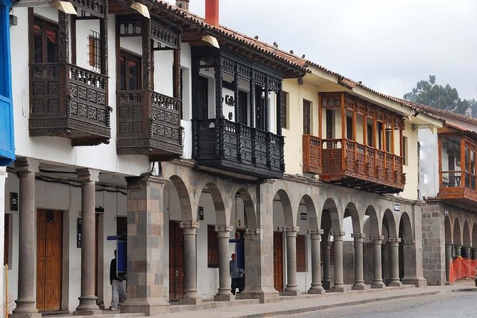 Cusco City Sightseeing, San Pedro Market, Cathedral and Qorikancha Temple - San Cristóbal Plaza gives you the big picture