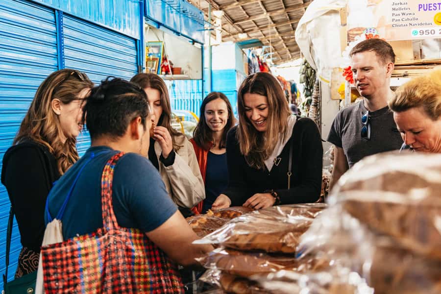 Cusco: Peruvian Cooking Class, Cocktails & Local Market Tour - Making the first pisco cocktail