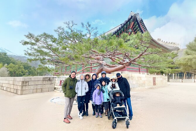 Customizable Seoul Private Tour Palaces Food and Markets - Bukchon’s lanes and the cost of a good photograph