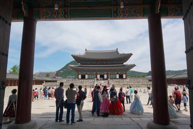 Customized Private Seoul tour: Palace, Market etc(Airport Option) - Choosing a farther excursion: DMZ, Suwon, or Nami Island