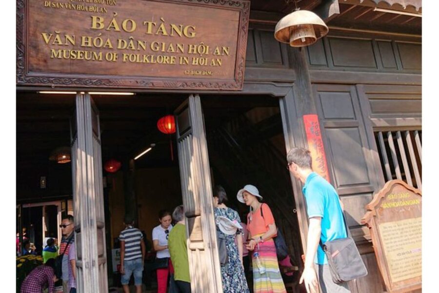 Da Nang/Hoi An: Market & Old Town Private Tour with Transfer - The Folk Museum and Hoi An’s Changing Daily Life