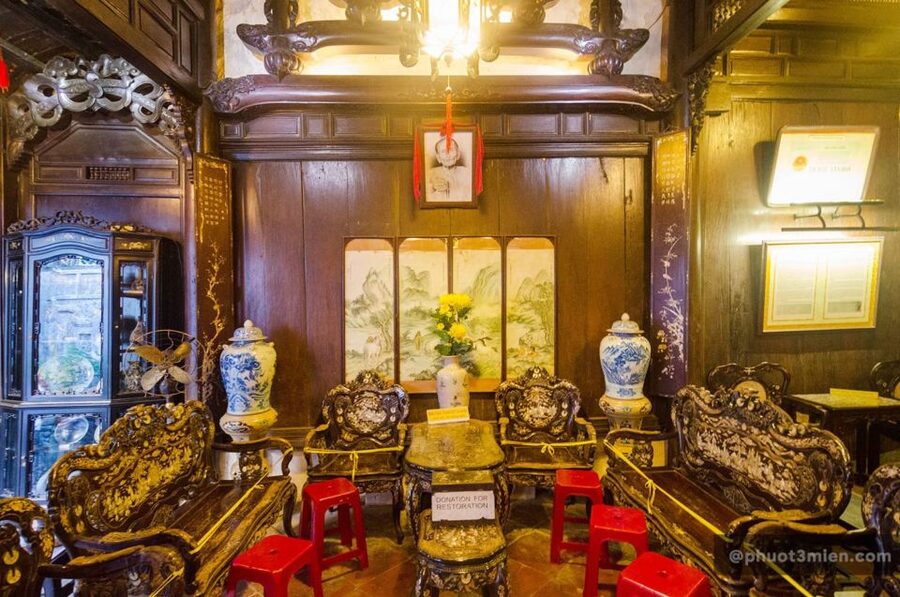 Da Nang/Hoi An: Market & Old Town Private Tour with Transfer - Crossing the Japanese Covered Bridge