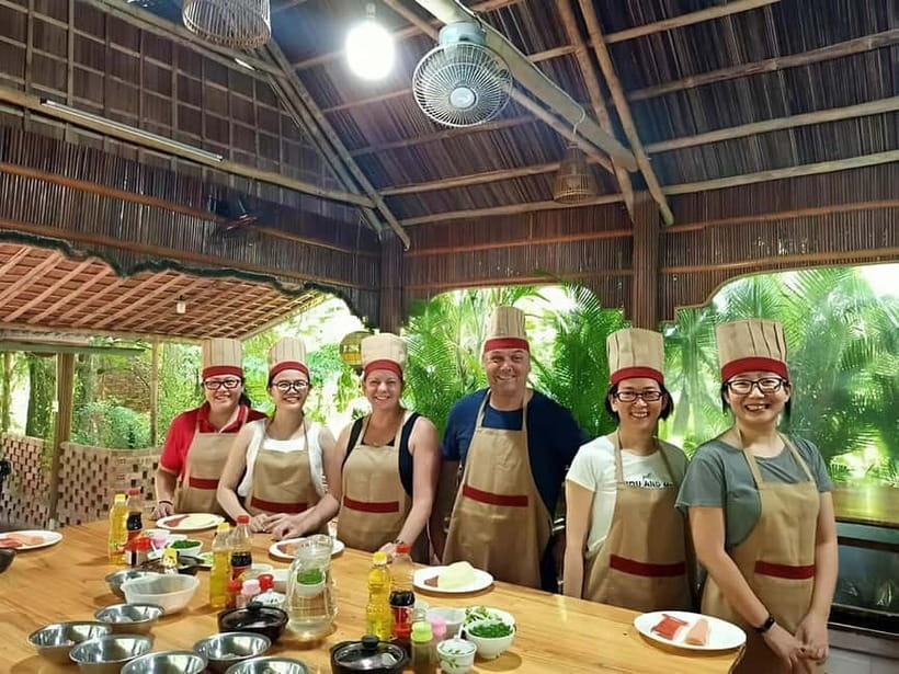 Da Nang/Hoi An: Market Tour, Basket Boat Ride, Cooking Class - Cam Thanh and the round bamboo boats
