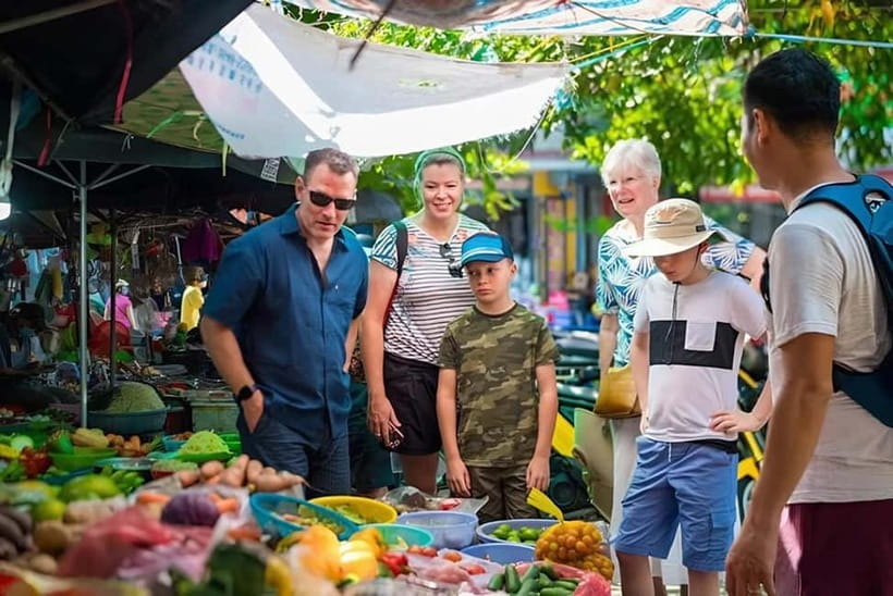 Da Nang/Hoi An: Market Tour, Basket Boat Ride, Cooking Class - The Hoi An market: useful, but not a long shopping stop