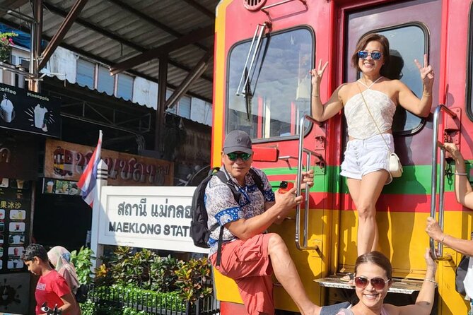 Damnoen Saduak Floating Market and Maeklong Railway Market Tour - A long day on Bangkok’s roads