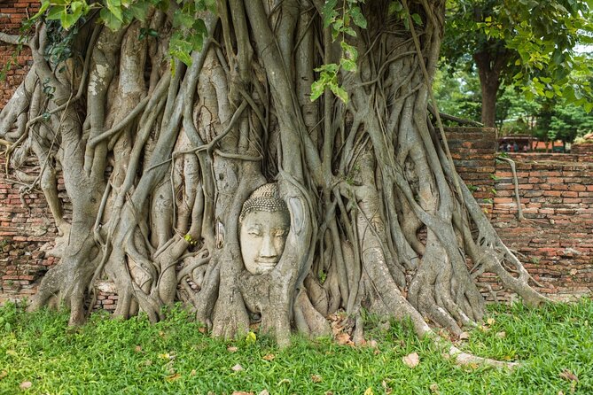 Damnoen Saduak Floating Market & Ayutthaya Tour from Bangkok - Ayutthaya begins with Wat Phanan Choeng