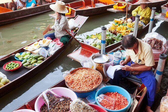 Damnoen Saduak Floating Market & Ayutthaya Tour from Bangkok - Wat Mahathat and the famous Buddha head
