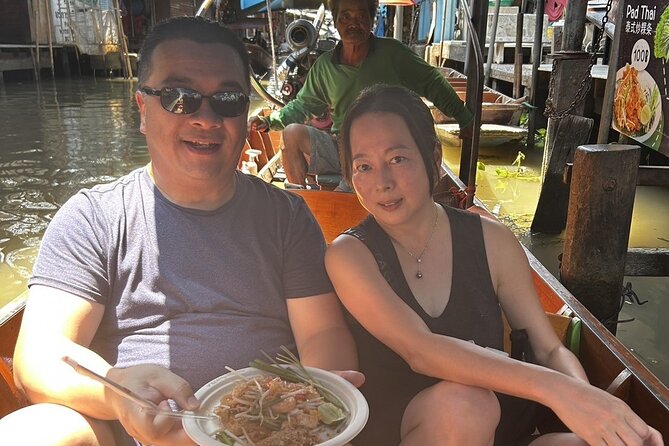 Damnoen Saduak Floating Market & Maeklong Railway From Bangkok - Damnoen Saduak by longtail boat