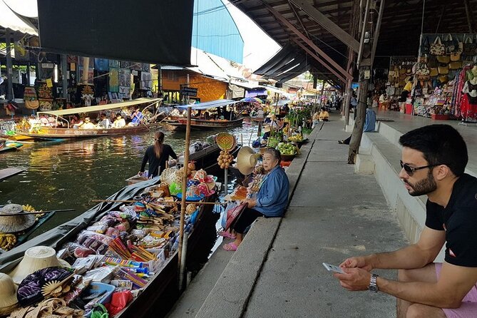 Damnoen Saduak Floating Market & Maeklong Train Market Tour - One hour at Damnoen Saduak Floating Market