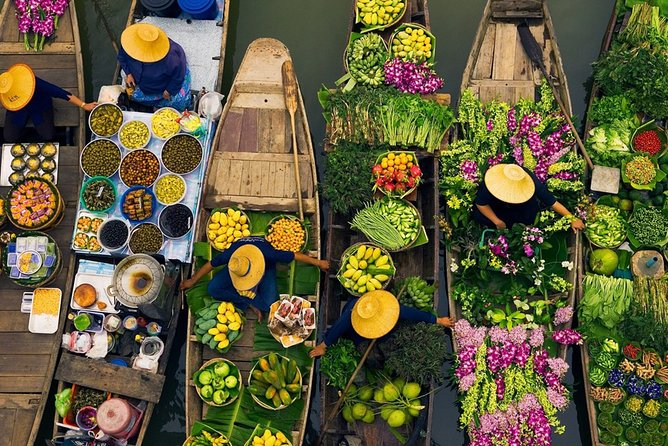 Damnoen Saduak Floating Market with Paddle Boat Ride (ex Bangkok) - A short stop at the coconut sugar farm
