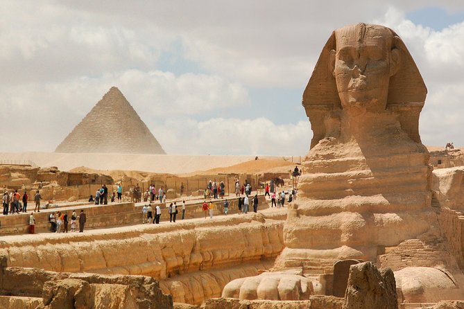 Day Tour to Giza pyramids sphinx Egyptian museum bazaar camel ride Nile cruise - Bargaining and souvenirs in the bazaar
